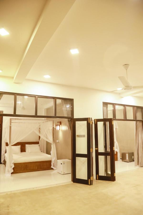 Gold Bubble Hotel Ahangama Ngoại thất bức ảnh