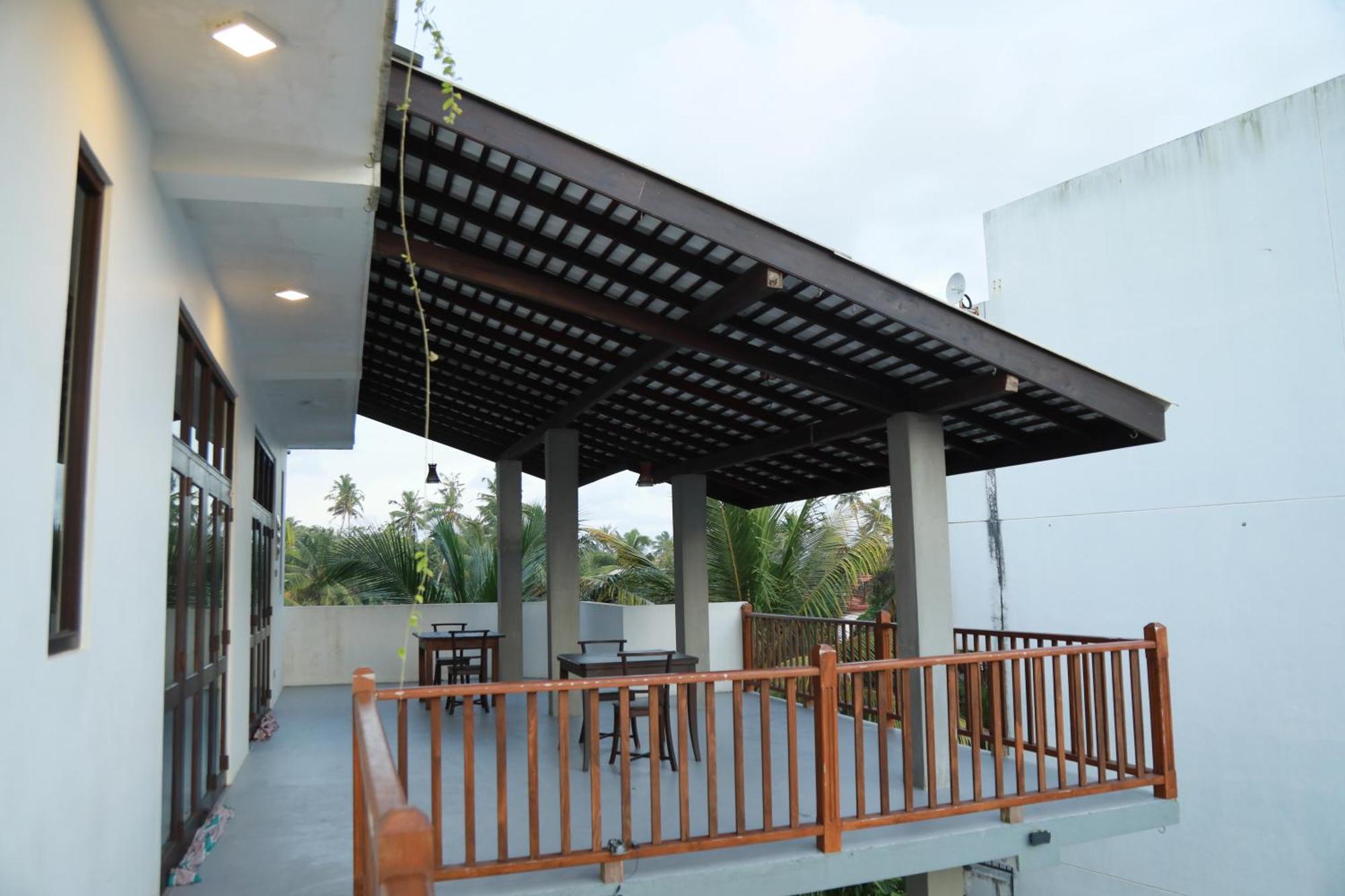 Gold Bubble Hotel Ahangama Ngoại thất bức ảnh
